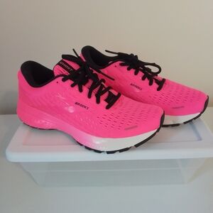Brooks Women's Pink Running Shoes